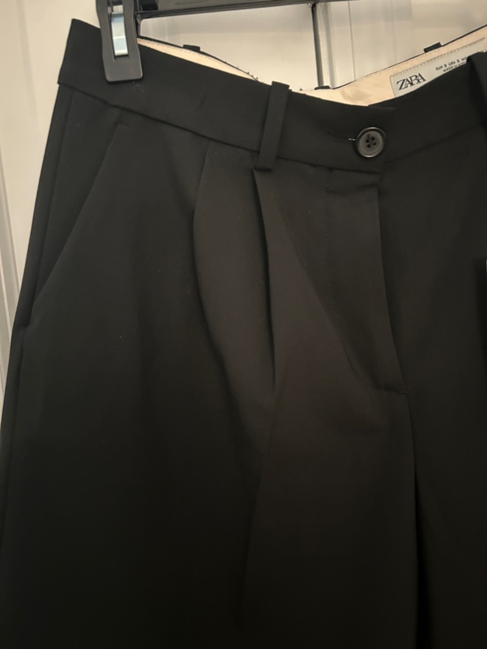 NWT ZW Collection Women's Black Pleated Bermuda Shorts - Tailored High-Rise - Picture 4 of 6